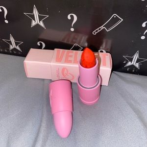 Jeffree Star Velvet Trap lipstick- Fire Starter